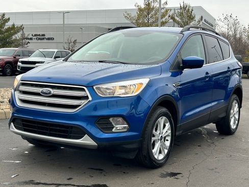 Used 2018 Ford Escape SE image 3