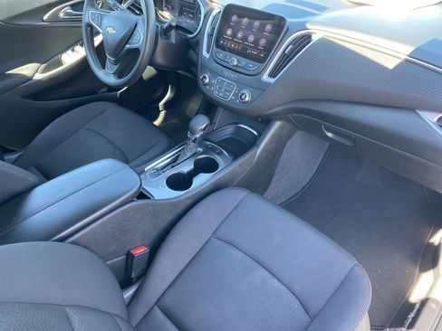 Used 2024 Chevrolet Malibu LT image 32