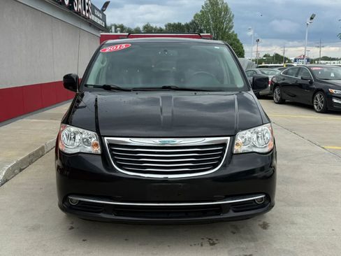 Used 2015 Chrysler Town & Country Touring w/ Driver Convenience Group image 5