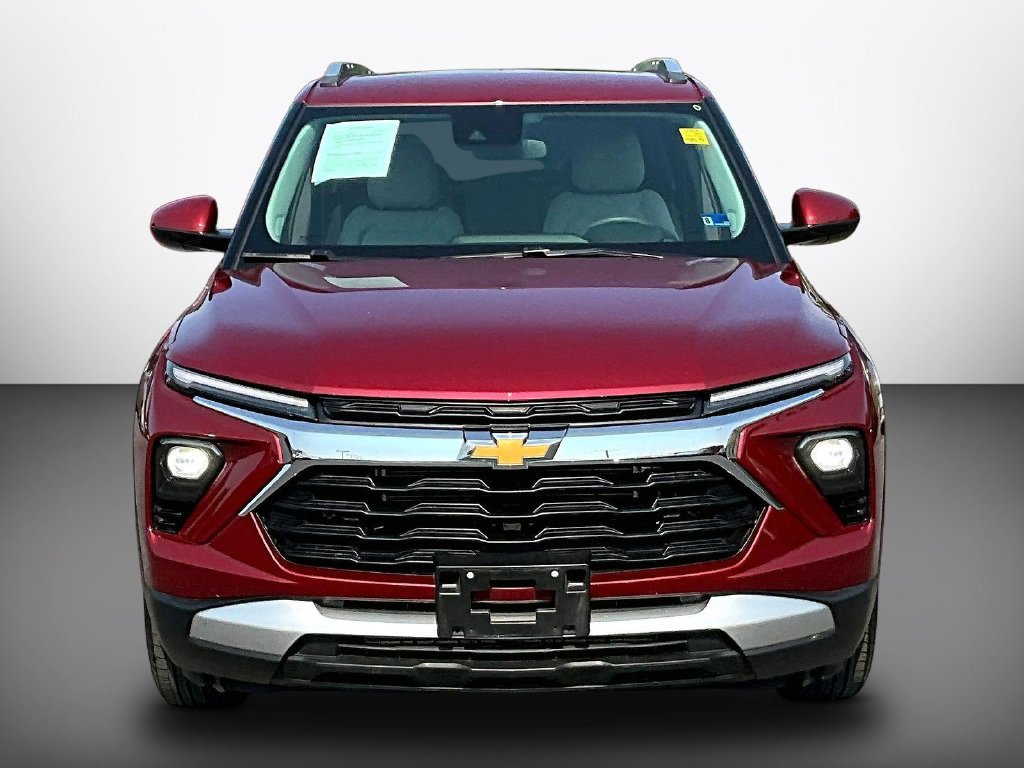 Used 2024 Chevrolet TrailBlazer LT FWD image 2