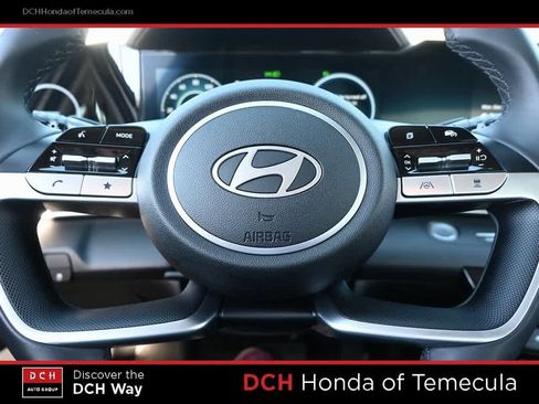 Used 2025 Hyundai Elantra Limited image 8