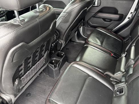 Used 2020 Jeep Gladiator Rubicon AWD/4WD image 12