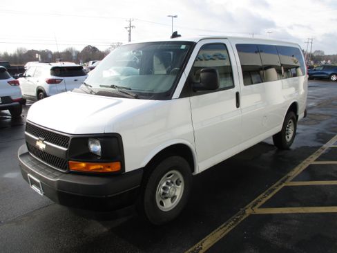 Used 2017 Chevrolet Express 2500 LS image 7