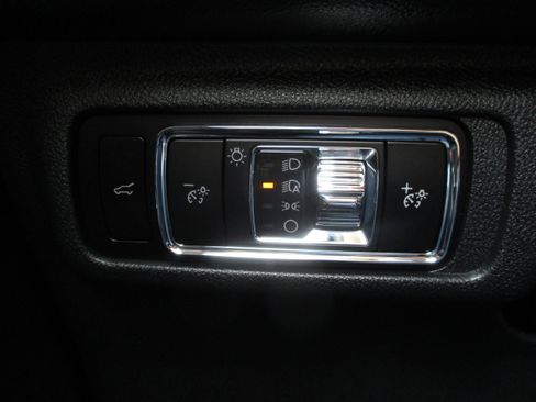 Used 2023 Lincoln Corsair AWD w/ Equipment Group 101A image 36