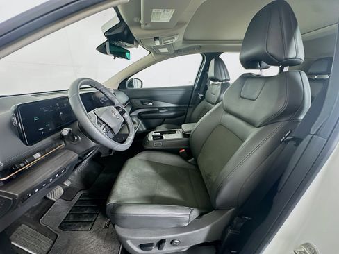 Used 2024 Nissan Ariya FWD image 13