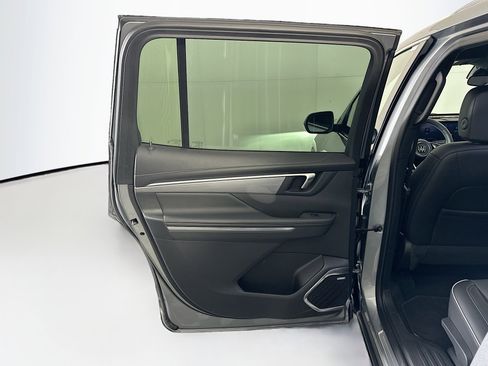 Used 2025 Buick Enclave Preferred image 27