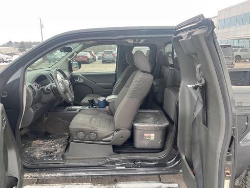 Used 2015 Nissan Frontier Desert Runner image 9