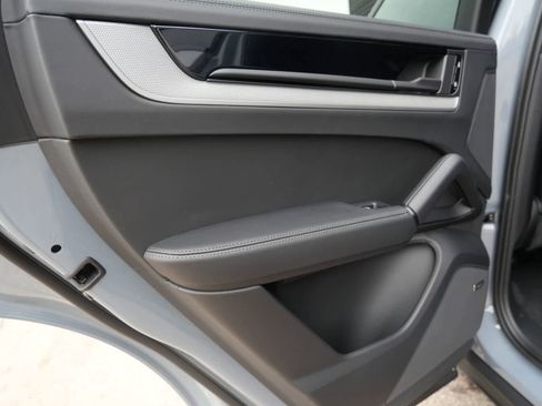 New 2026 Porsche Cayenne image 12