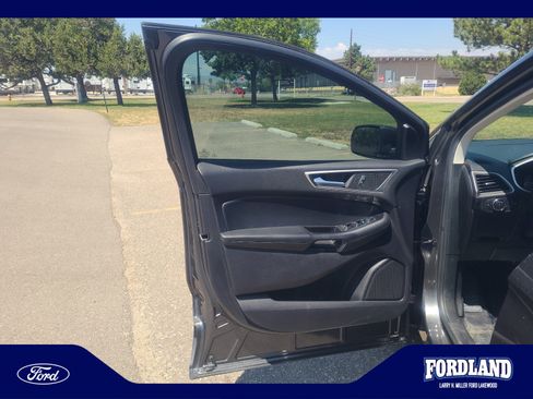 Used 2019 Ford Edge SEL w/ Equipment Group 201A AWD/4WD image 13