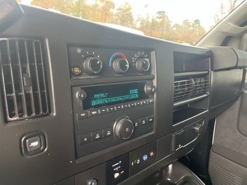 Used 2021 GMC Savana 2500 w/ Driver Convenience Package image 21