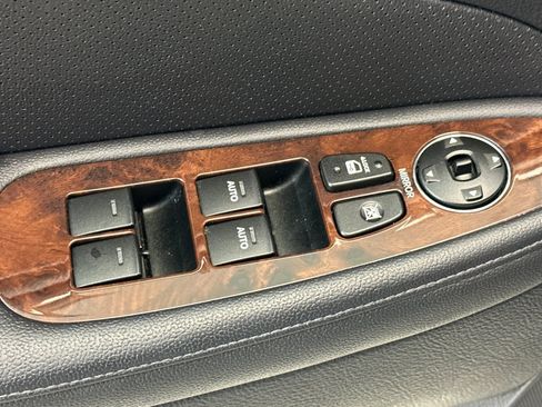 Used 2009 Hyundai Genesis 3.8 image 14