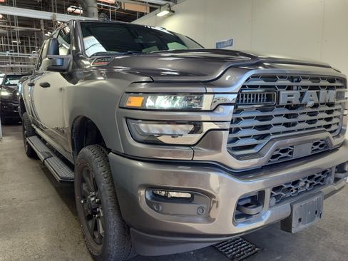 Used 2026 RAM 2500 Big Horn AWD/4WD image 2