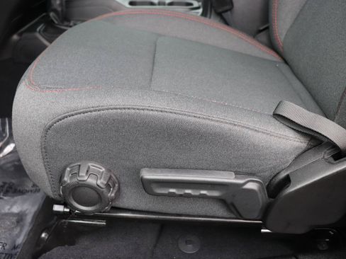 Used 2026 Jeep Wrangler Unlimited Rubicon AWD/4WD image 46