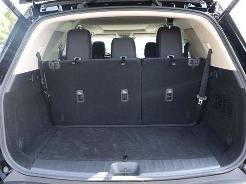 Certified 2025 Nissan Pathfinder SV w/ SV Premium Package FWD image 7