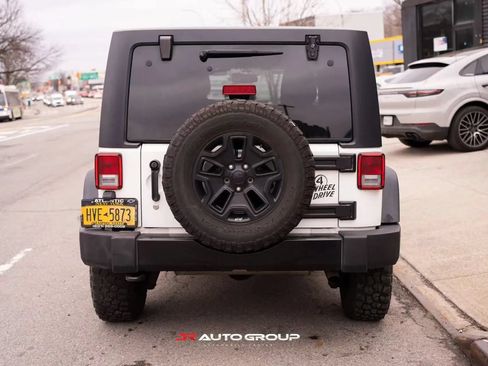 Used 2016 Jeep Wrangler Unlimited Sport AWD/4WD image 7