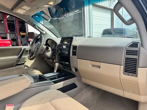 Used 2013 Nissan Titan SV w/ SV Premium Utility Pkg RWD image 17