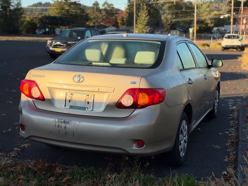 Used 2009 Toyota Corolla LE FWD image 2