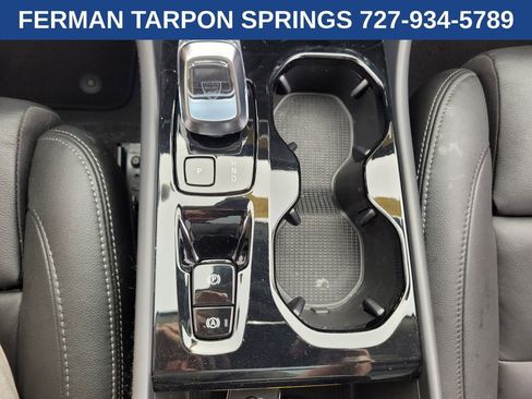 Certified 2024 Volvo XC40 B5 Plus image 29