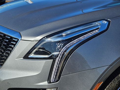 Used 2025 Cadillac XT5 Premium Luxury image 10