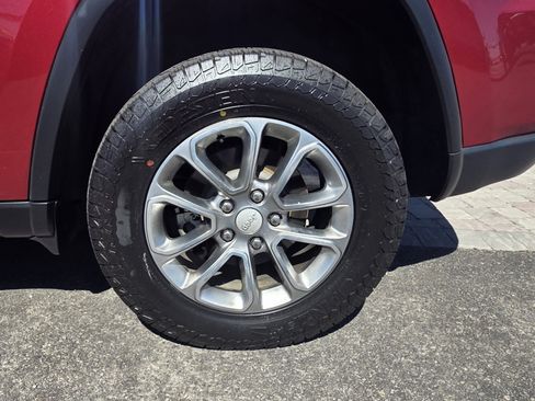 Used 2015 Jeep Grand Cherokee Limited AWD/4WD image 9