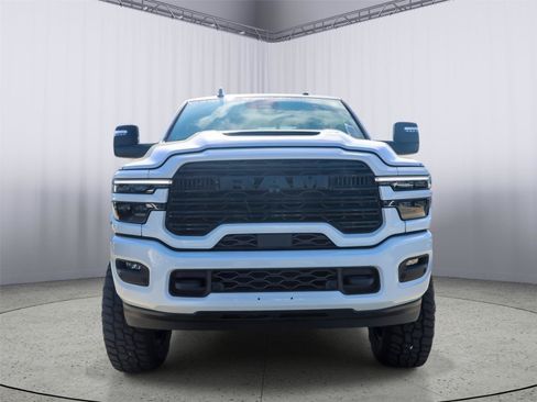 New 2026 RAM 2500 Laramie AWD/4WD image 4