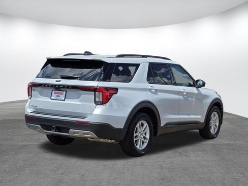 Certified 2026 Ford Explorer Active w/ Active Comfort Package RWD image 4