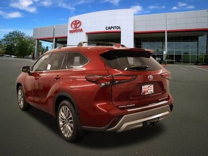 New 2026 Toyota Highlander Platinum