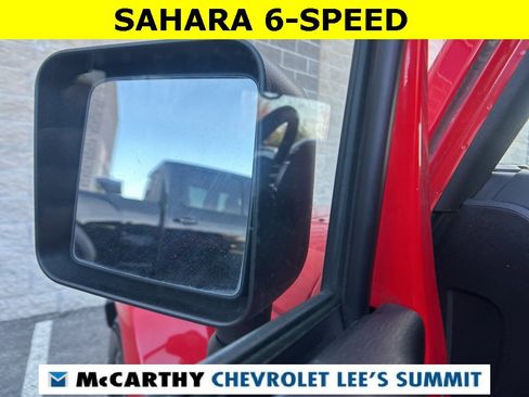 Used 2018 Jeep Wrangler Unlimited Sahara w/ Dual Top Group image 19