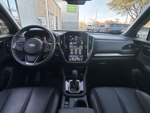 Used 2025 Subaru Forester Limited image 17