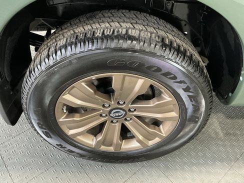 Used 2024 Nissan Titan SV w/ SV Bronze Edition Package image 35