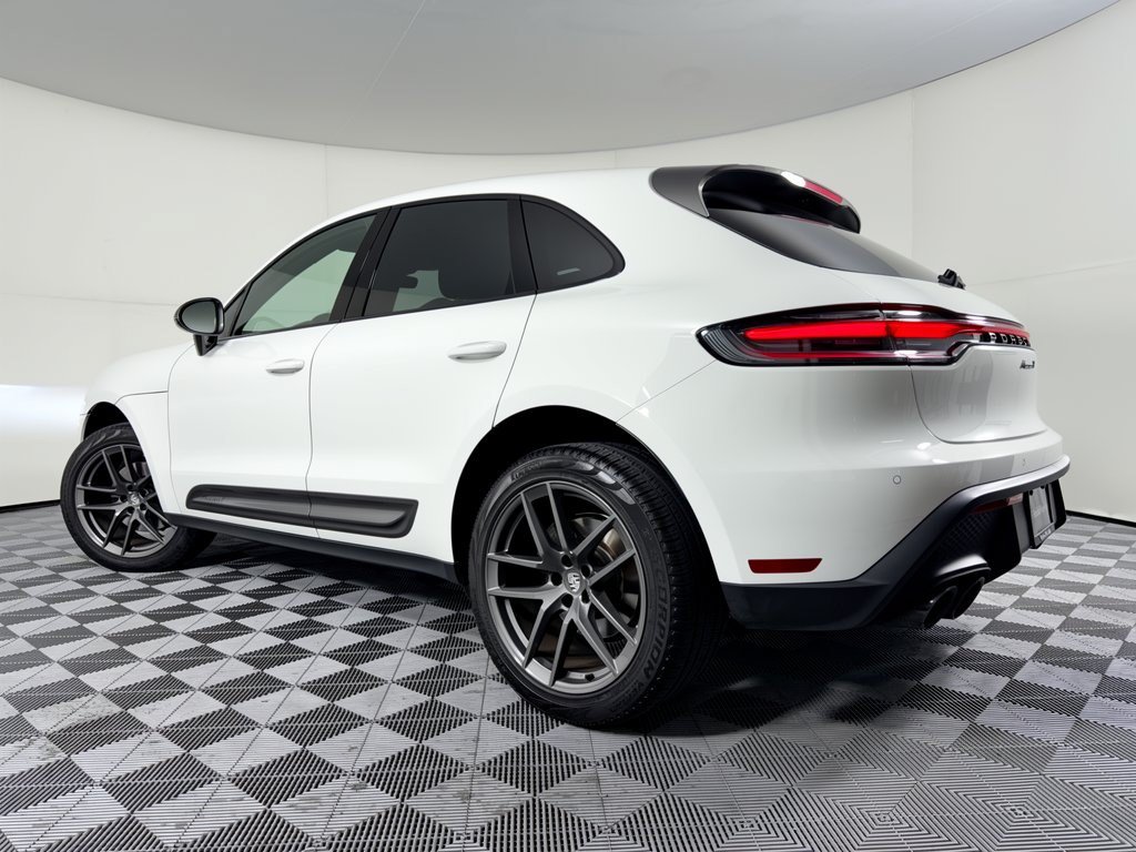 Certified 2025 Porsche Macan Turbo AWD/4WD image 3