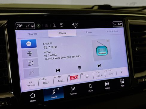 Used 2023 Chrysler Pacifica Touring-L image 16