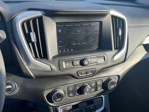Used 2022 GMC Terrain SLE w/ Driver Convenience Package FWD image 19
