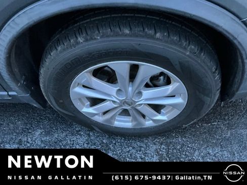 Used 2016 Nissan Rogue SV FWD image 15