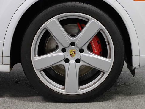 Used 2018 Porsche Cayenne GTS image 12