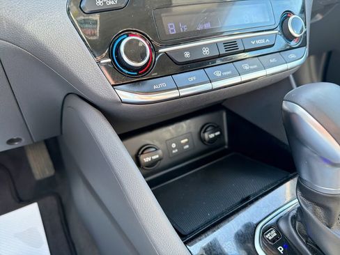 Used 2019 Hyundai Ioniq SEL image 29