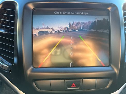 Used 2015 Jeep Cherokee Trailhawk w/ Comfort/Convenience Group image 22