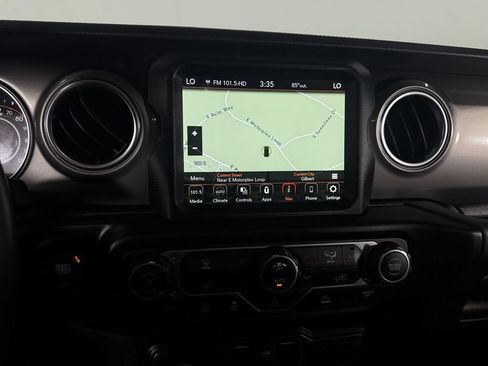 Used 2022 Jeep Wrangler Unlimited Sahara AWD/4WD image 19
