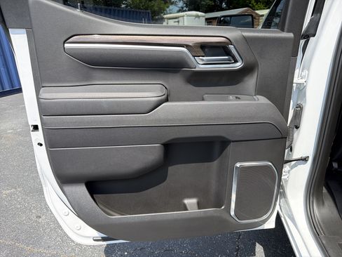 Used 2025 Chevrolet Silverado 1500 LT RWD image 21