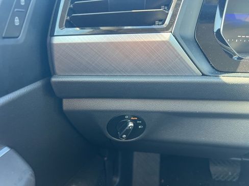 Used 2024 Volkswagen Jetta SE image 15