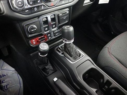 New 2025 Jeep Wrangler Rubicon w/ Convenience Group AWD/4WD image 14