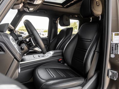 Used 2025 Mercedes-Benz G 550 image 25