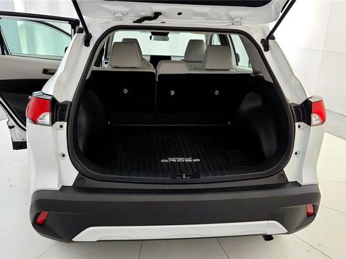 Used 2023 Toyota Corolla Cross L image 28