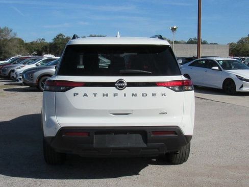 Used 2025 Nissan Pathfinder SV AWD/4WD image 4