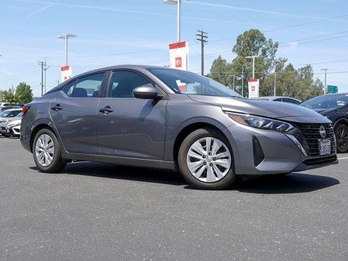 Used 2024 Nissan Sentra S FWD image 4