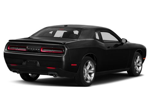 Used 2015 Dodge Challenger SXT image 35