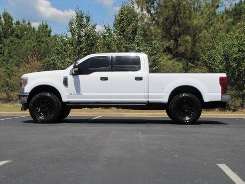 Used 2022 Ford F250 XLT w/ XLT Value Package AWD/4WD image 5