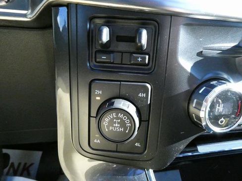 Certified 2021 Ford F150 Lariat w/ Equipment Group 502A High image 27