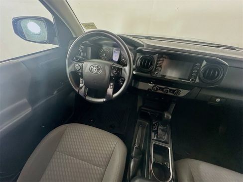 Used 2022 Toyota Tacoma SR image 9