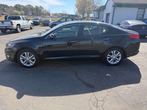 Used 2012 Kia Optima EX w/ Premium Pkg FWD image 4